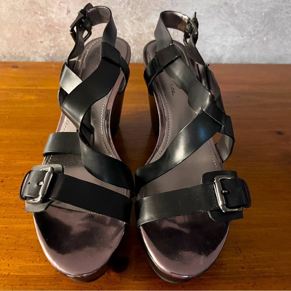 Marc Fisher strappy wedge sandals